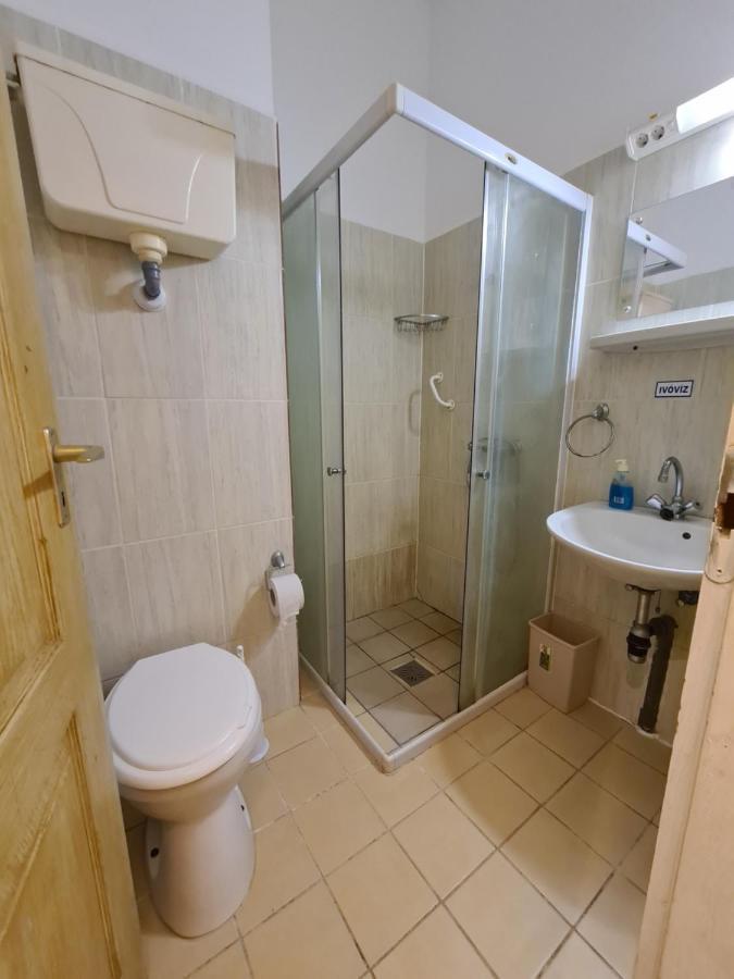 Romzsa Todor Kollegium Vandrarhem Szeged Exteriör bild