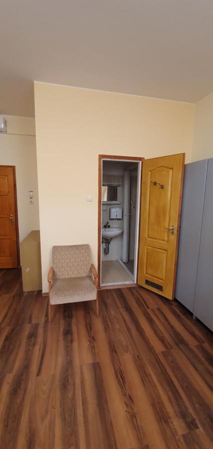 Romzsa Todor Kollegium Vandrarhem Szeged Exteriör bild