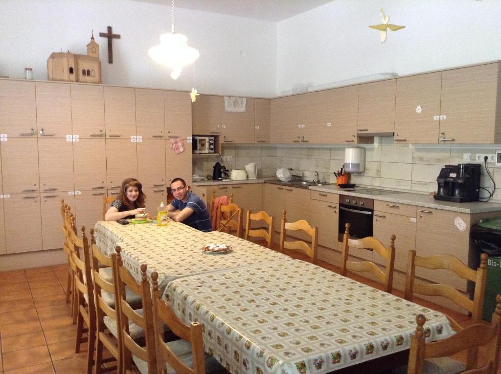 Romzsa Todor Kollegium Vandrarhem Szeged Exteriör bild