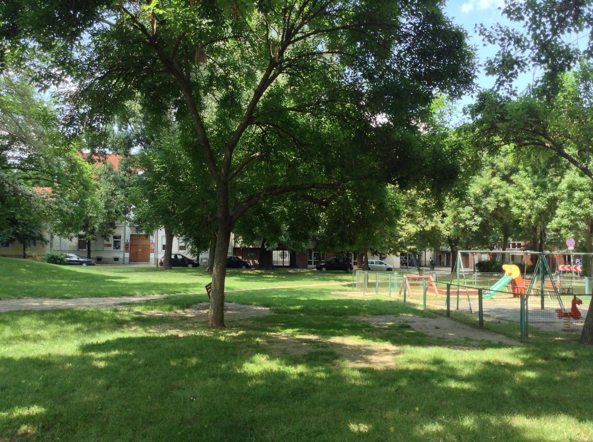 Romzsa Todor Kollegium Vandrarhem Szeged Exteriör bild